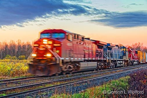 Oncoming Train_29385.jpg - CP 8631 photographed near Smiths Falls, Ontario, Canada.